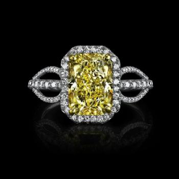 Natural Fancy Yellow 3.10 carats, with VS1 quality Image